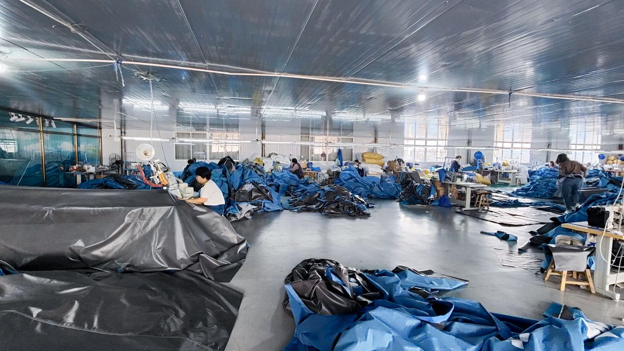 Ko Tangshan Pengcheng Hua o waho e kite ana i nga ota kaweake, e whakahohonu ana i te maakete o te ao ki te whakaatu i te kaha o te 